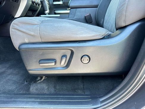Used 2016 Toyota Tundra SR5 w/ SR5 Upgrade Package RWD image 17