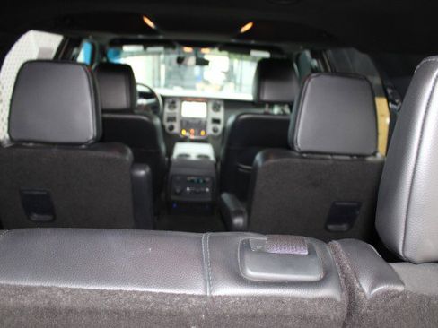 Used 2016 Ford Expedition XLT w/ Equipment Group 202A RWD image 7