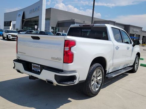 Used 2019 Chevrolet Silverado 1500 High Country w/ Z71 Off-Road Package AWD/4WD image 3