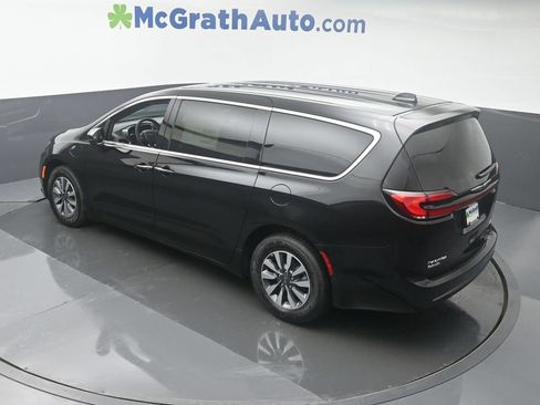 Used 2025 Chrysler Pacifica Select FWD image 31