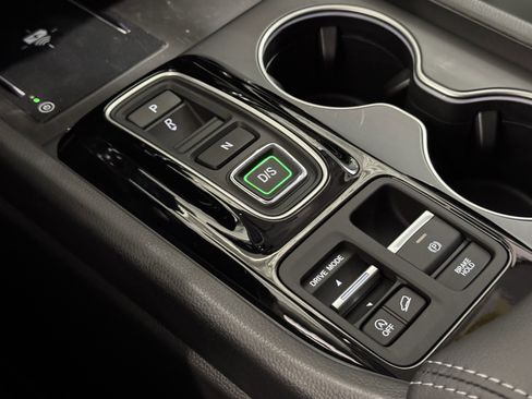 New 2025 Honda Pilot Touring image 22