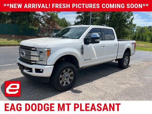 Used 2019 Ford F350 Platinum w/ Platinum Ultimate Package AWD/4WD image 2