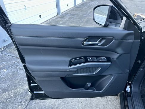 New 2026 Nissan Pathfinder SL image 28