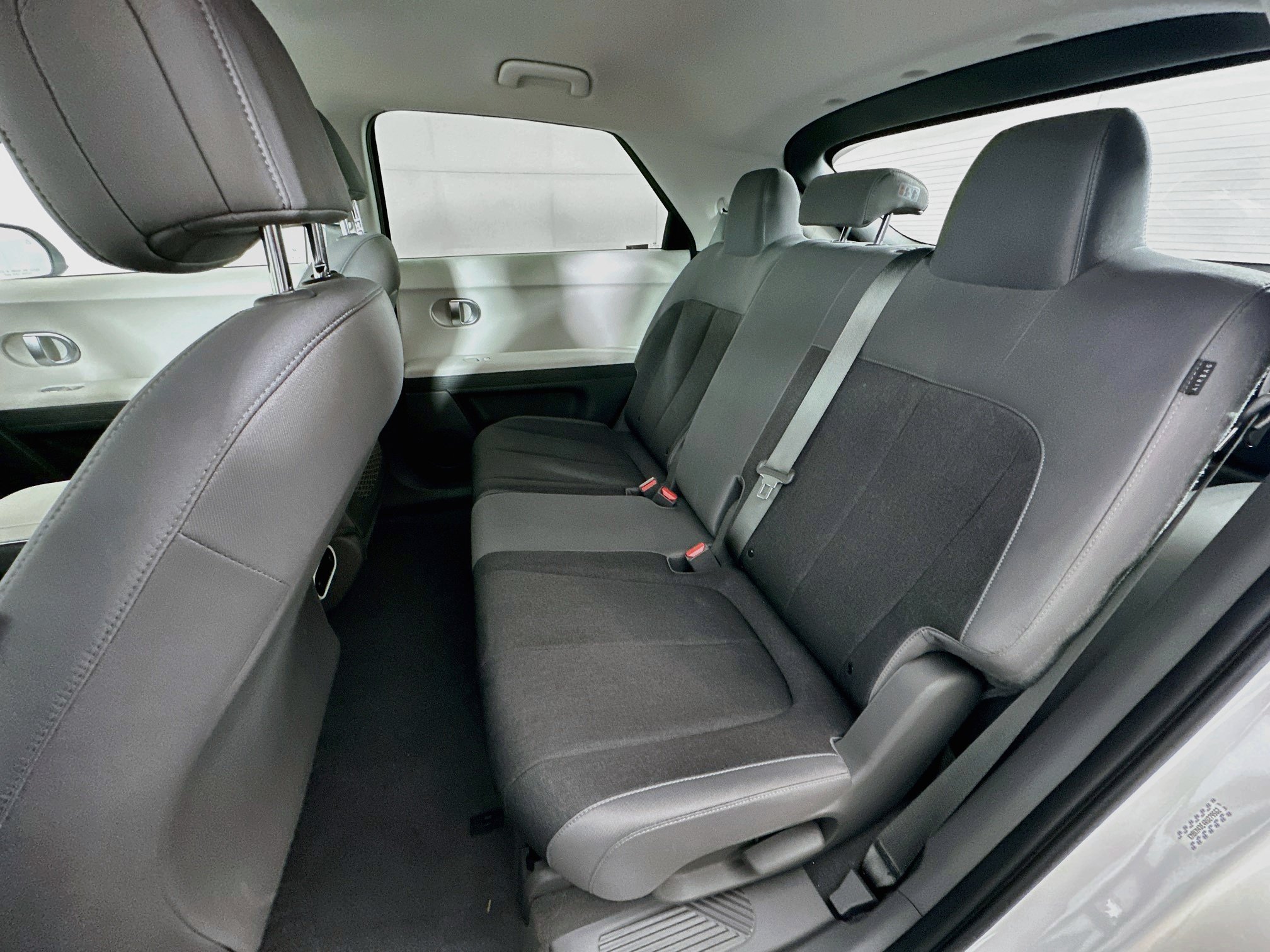 Used 2024 Hyundai Ioniq 5 SE RWD image 27