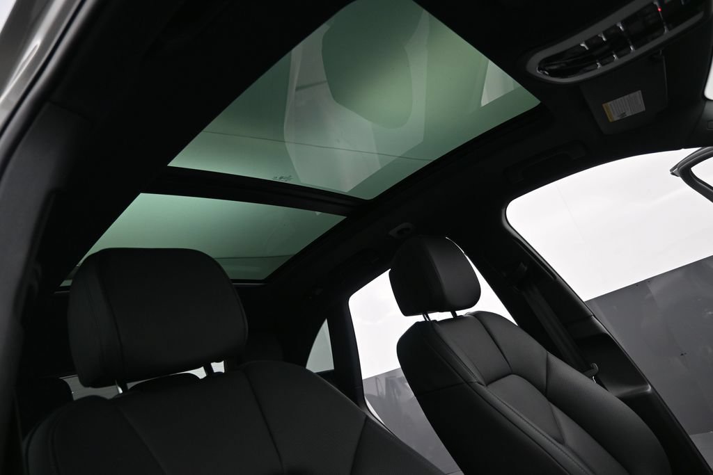 New 2026 Porsche Macan AWD/4WD image 23