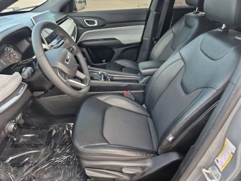 Used 2024 Jeep Compass Latitude AWD/4WD image 17