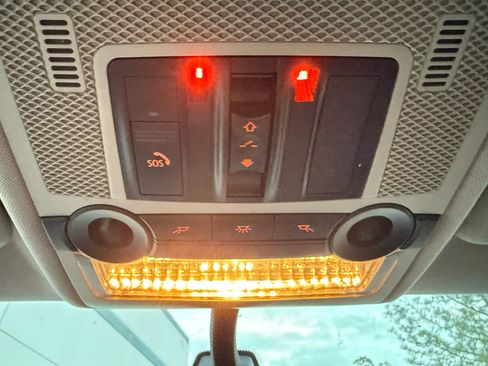 Used 2011 BMW X6 xDrive35i image 39