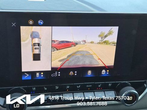 Used 2024 Chevrolet Colorado ZR2 w/ ZR2 Convenience Package III AWD/4WD image 36