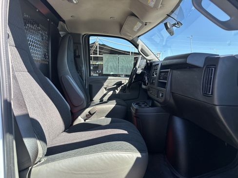 Used 2024 GMC Savana 2500 w/ Driver Convenience Package image 24