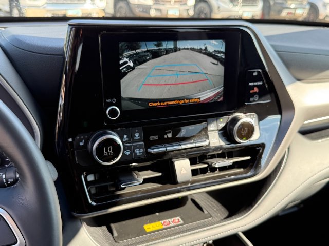 Used 2026 Toyota Highlander XLE AWD/4WD image 16