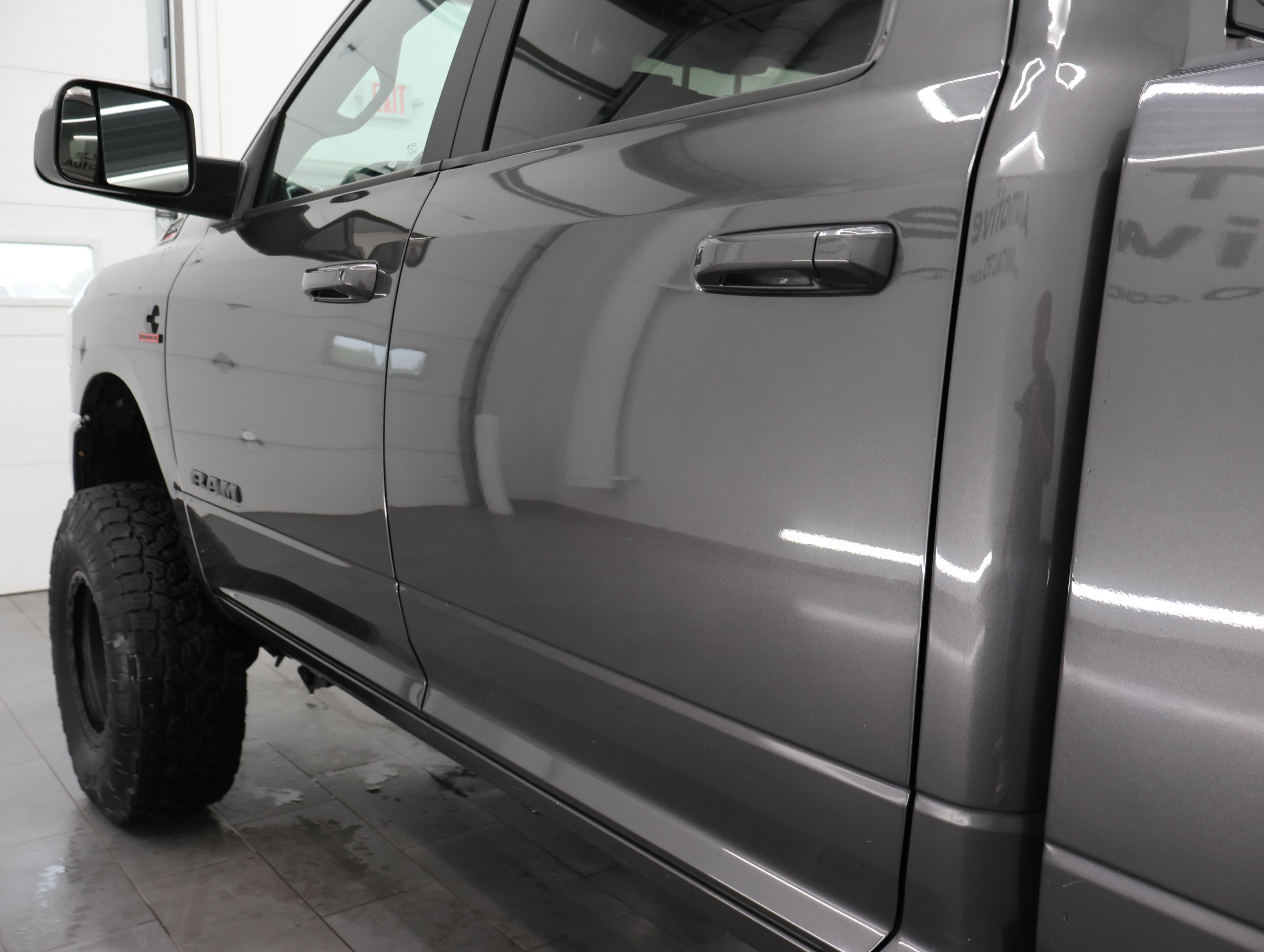 Used 2022 RAM 2500 Big Horn w/ Level C Equiment Group AWD/4WD image 32