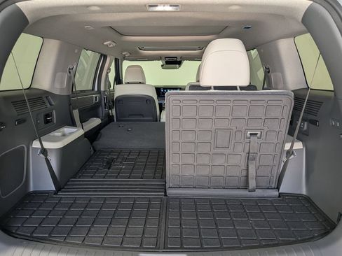 Certified 2025 Hyundai Santa Fe Limited FWD image 30