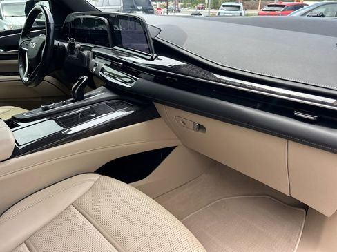 Certified 2021 Cadillac Escalade Premium Luxury image 11