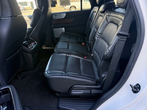 Used 2019 Lincoln Navigator Reserve image 26