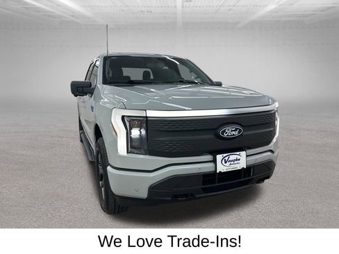 Used 2024 Ford F150 Lightning Flash image 3
