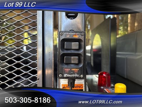 Used 2018 Ford Transit 150 XL image 26