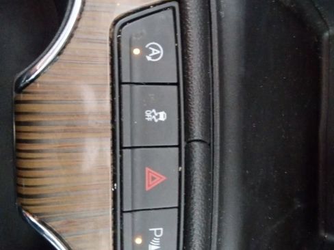 Used 2020 GMC Acadia SLE FWD image 28