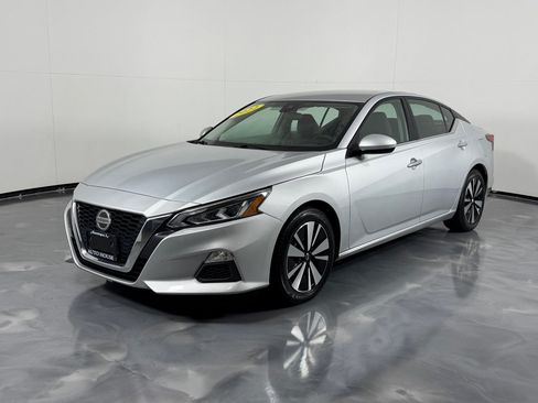 Used 2022 Nissan Altima 2.5 SV FWD image 9