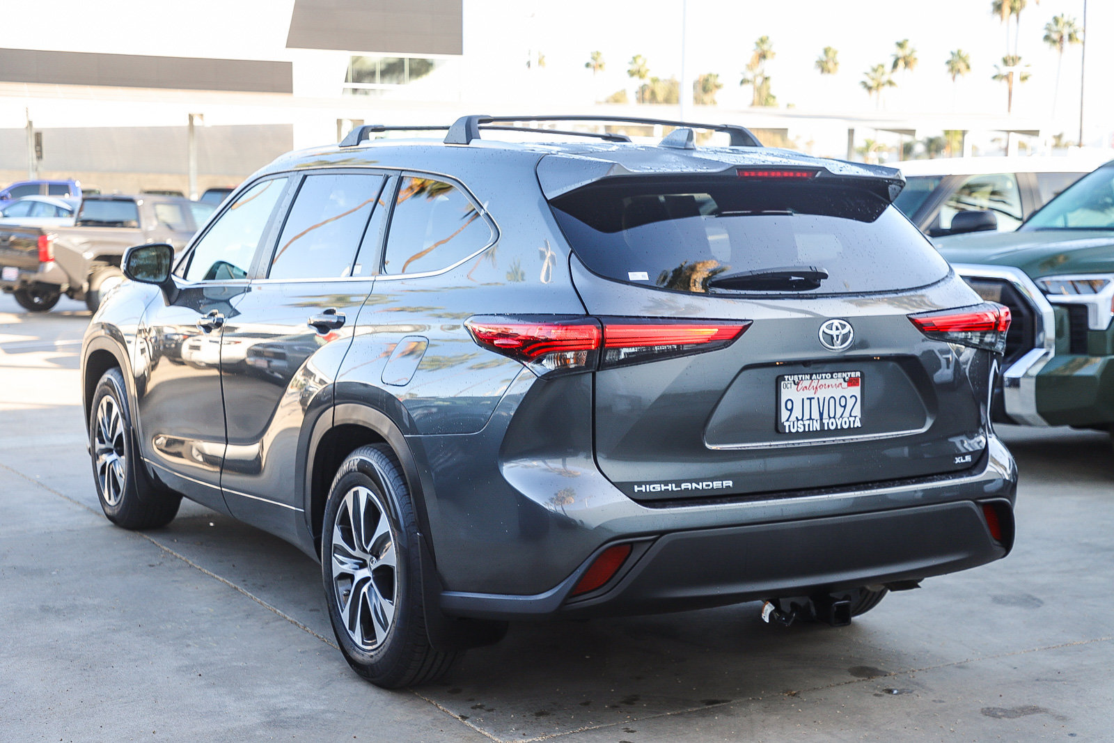 Used 2023 Toyota Highlander XLE FWD image 8