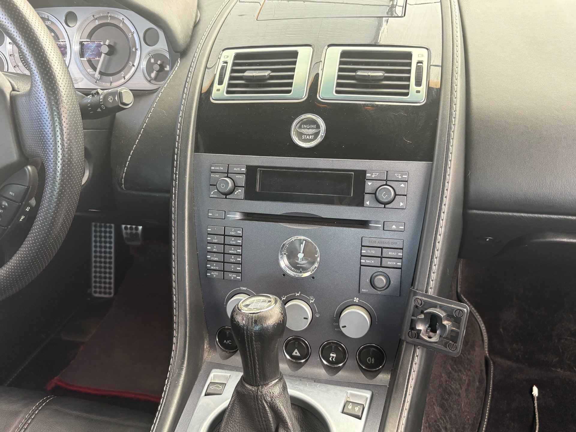 Used 2007 Aston Martin V8 Vantage Coupe RWD image 16