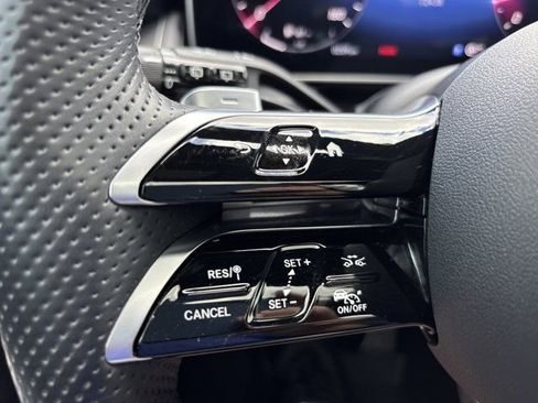 Used 2023 Mercedes-Benz GLC 300 4MATIC image 32