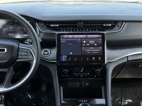 Used 2023 Jeep Grand Cherokee L Limited image 21