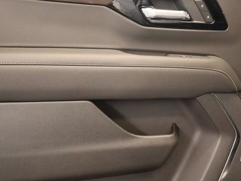 New 2026 Chevrolet Suburban Premier w/ Sun And Tow Package AWD/4WD image 28