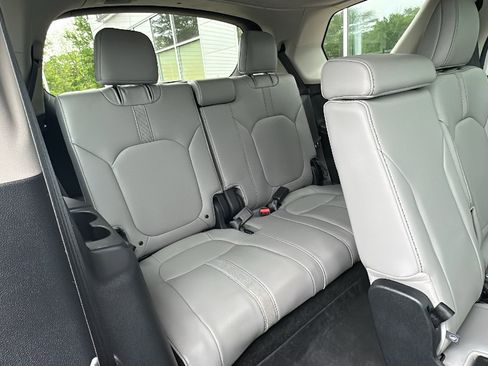 Used 2025 Honda Pilot EX-L image 25