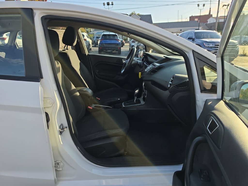 Used 2016 Ford Fiesta SE FWD image 12
