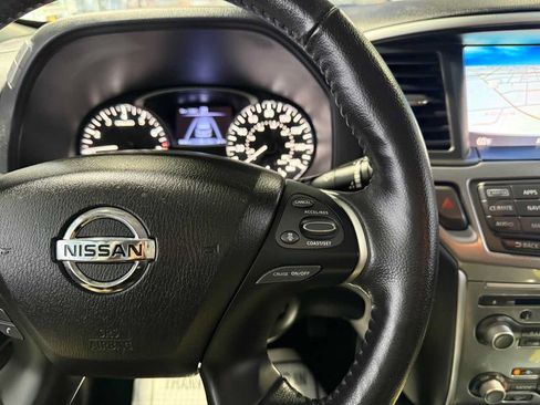Used 2020 Nissan Pathfinder SL AWD/4WD image 11