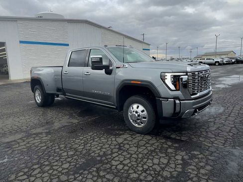New 2026 GMC Sierra 3500 Denali w/ Denali Reserve Package AWD/4WD image 2