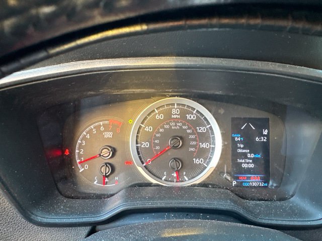 Used 2021 Toyota Corolla SE FWD image 3