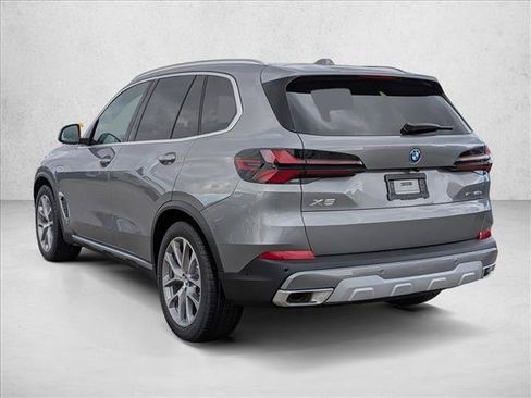 Used 2026 BMW X5 xDrive50e AWD/4WD image 9