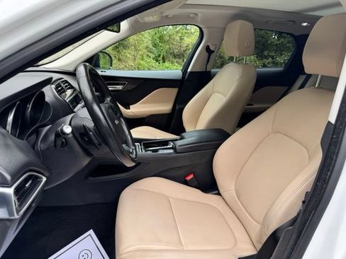 Used 2018 Jaguar F-PACE Premium AWD/4WD image 10