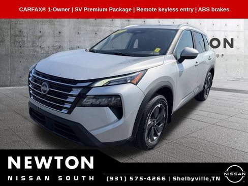 Used 2024 Nissan Rogue SV w/ SV Premium Package FWD image 1