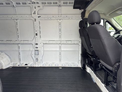 Used 2025 RAM ProMaster 2500 w/ Convenience Group FWD image 12