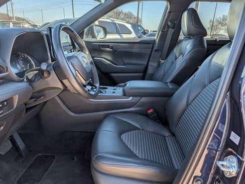 Used 2024 Toyota Highlander XSE image 27