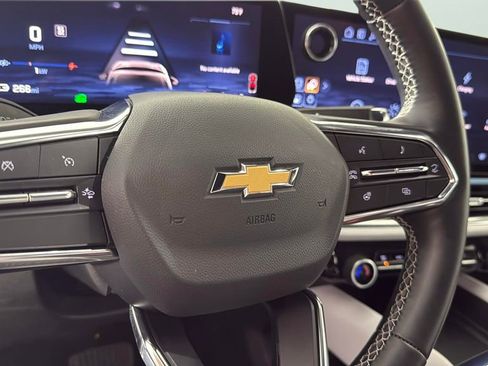 Used 2025 Chevrolet Equinox EV LT image 22