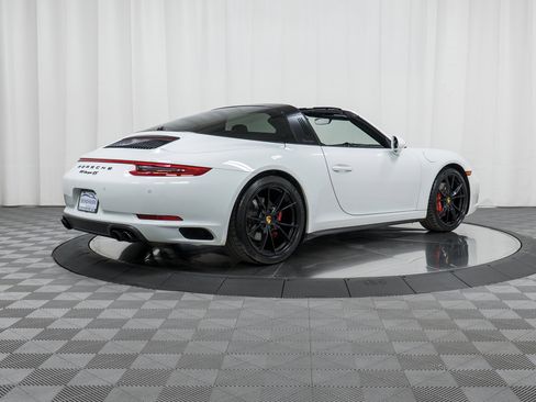Certified 2019 Porsche 911 Targa 4S image 7