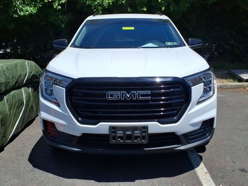 Used 2023 GMC Terrain SLE w/ Driver Convenience Package AWD/4WD image 2