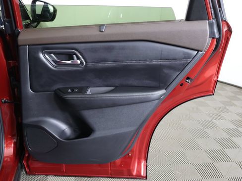 Used 2023 Nissan Rogue Platinum AWD/4WD image 30