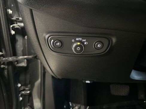 Used 2020 Chevrolet Equinox Premier image 24