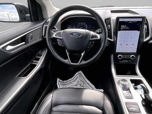 Certified 2024 Ford Edge SEL w/ Convenience Package AWD/4WD image 5