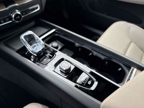 New 2026 Volvo XC60 B5 Plus w/ Climate Package AWD/4WD image 31