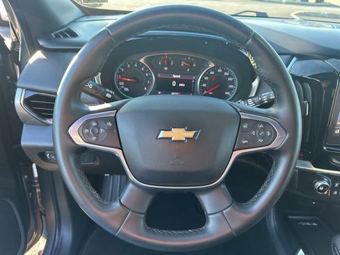 Used 2023 Chevrolet Traverse LT image 15