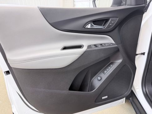 Used 2018 Chevrolet Equinox Premier AWD/4WD image 9