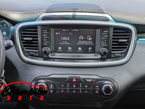 Used 2020 Kia Sorento LX FWD image 23