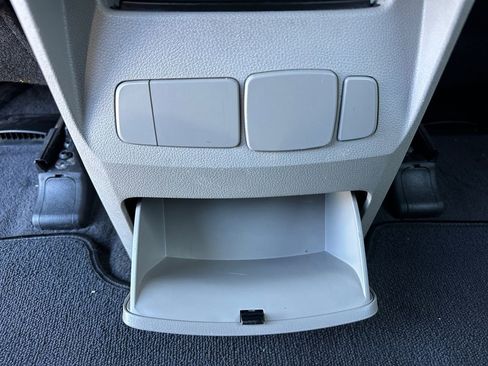 Used 2019 Kia Sedona EX image 34