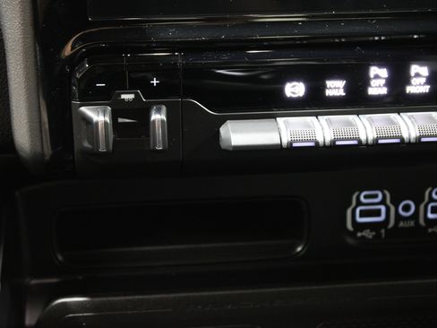 Used 2024 RAM 2500 Laramie w/ Night Edition image 27