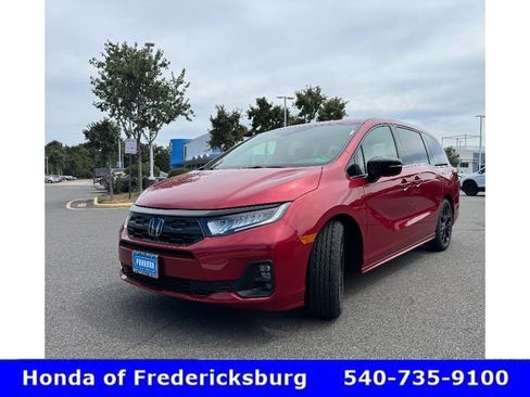 Used 2026 Honda Odyssey Sport-L image 3